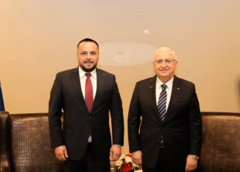 Maqedonci takon homologun e tij turk, diskutuan për zgjerimin e bashkëpunimit në fushën e mbrojtjes