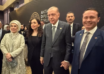 Osmani falënderon Erdoganin dhe institucionet turke për mbështetjen në Forumin Diplomatik