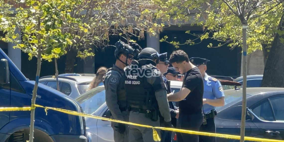 Policia pas shpërthimit të veturës në oborrin e QKUK-së: Nuk ka të lënduar