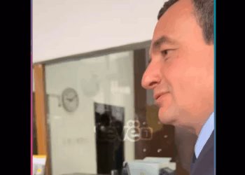 Kurti “kërkon” dërgim letre nga posta për opozitën: Votone Albulenën!