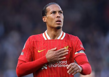 Van Dijk ka vazhduar kontratën me Liverpolin, pritet zyrtarizimi