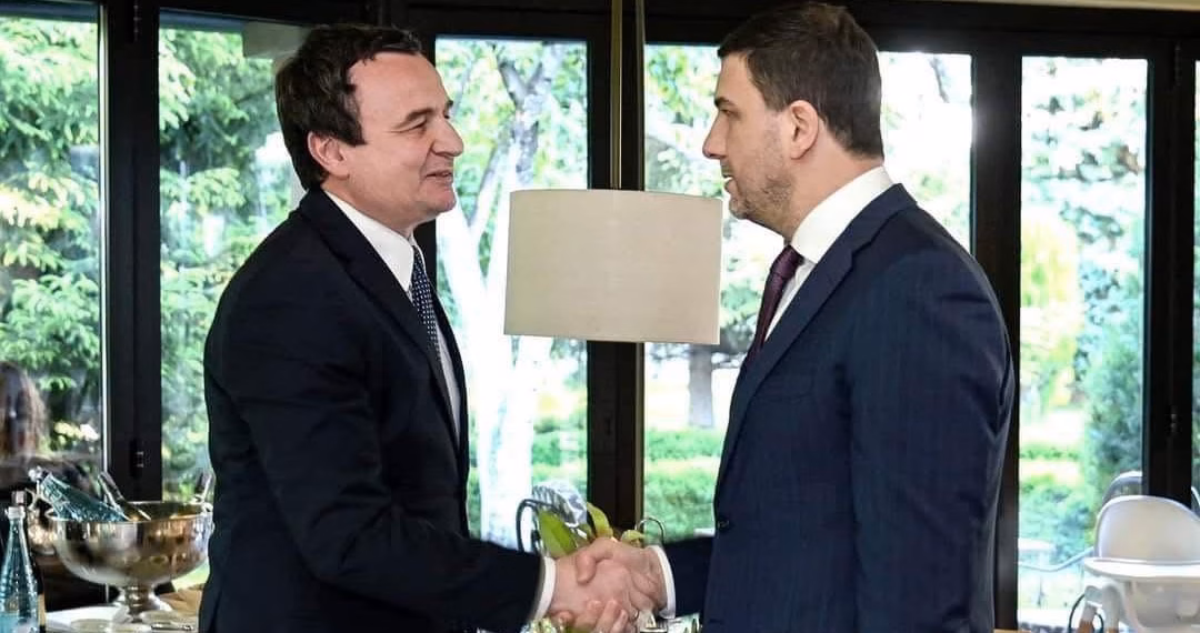 A do të jetë takimi mes liderëve të dy partive më të mëdha çelësi për zgjidhjen e krizës në Kuvend?