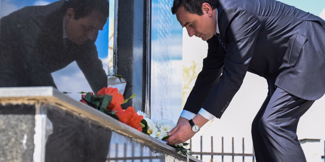 Kurti: Institucionet të angazhohen që urdhërdhënësit e masakrave në Kosovë të gjykohen