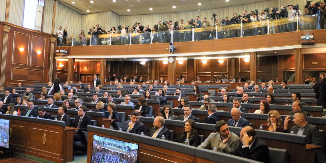 Tentativa e gjashtë e konstituimit të Kuvendit, partitë politike s’kanë dhënë sinjale për ndërrim qëndrimesh