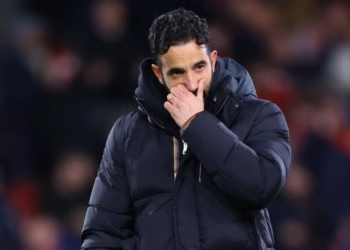 Man United bën ofertë zyrtare për transferimin e top sulmuesit në verë