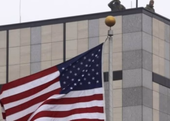 Ambasada amerikane ua uron Pashkët besimtarëve të krishterë në Kosovë