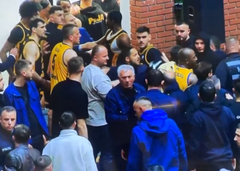 Tensione në Suharekë, ndërpritet ndeshja