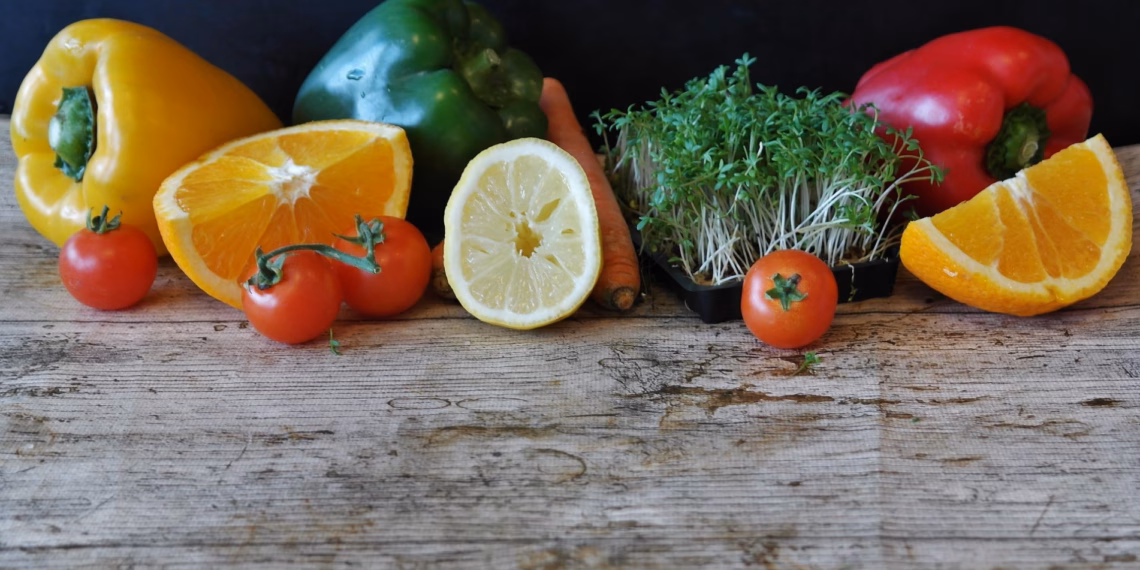 Shkollat e Spanjës obligohen që të shërbejnë fruta, perime dhe peshk