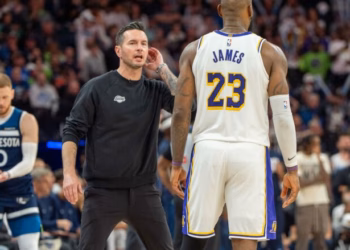 Trajneri i Lakers bëri diçka që nuk kishte ndodhur që nga viti 1997 në NBA