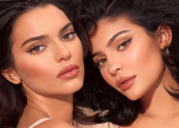 Kendall dhe Kylie Jenner emocionohen teksa i thonë lamtumirë shtëpisë së fëmijërisë
