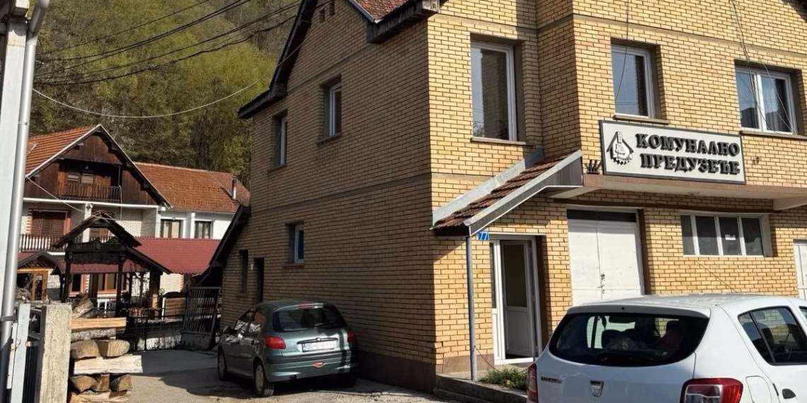 Mbyllet kompania paralele e ujësjellësit dhe mbeturinave në Shtërpcë
