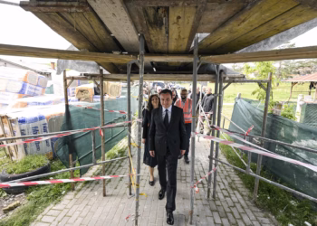 Kurti viziton banesat sociale në Shipol dhe Desi