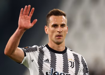 Polaku Milik rinovon kontratën me Juventusin