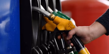 Paralajmërohet zbritja e çmimit të naftës