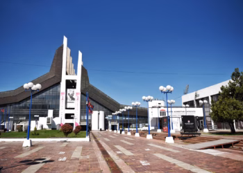 MKRS nënshkruan marrëveshje për revitalizimin e Pallatit të Rinisë e Sportit