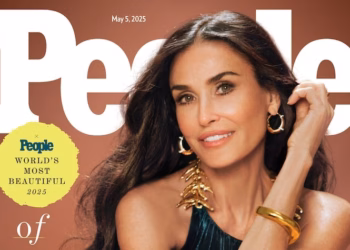 Demi Moore shpallet ‘Gruaja më e bukur në botë’ për vitin 2025