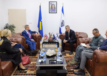 Hargreaves përgëzon Policinë e Kosovës për punën në interes të sigurisë për gjithë qytetarët