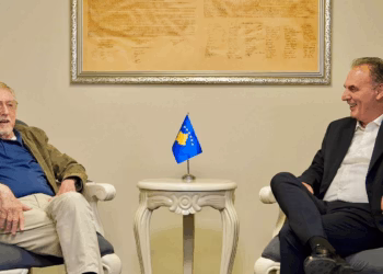 Limaj takohet me William Walker