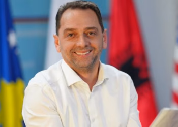 Nura publikon foton e 27 vjeçares që vdiq në vetaksident, shpreh ngushllime familjeve