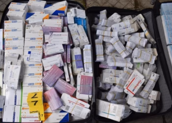 Kontrabandimi i barnave përmes aeroportit, pesë të arrestuar – në mesin e tyre edhe dy zyrtarë doganorë