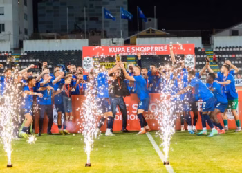 Ilir Daja i sjell Kupën Dinamos, pas 22 vjetëve