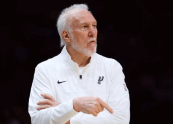 Trajneri legjendar i NBA-së lë pankinën pas 29 vitesh, Popovich merr rolin e presidentit