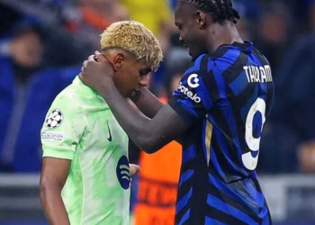 Thuram tallet me Lamine Yamal në rrjetet sociale: “Një mision, ëh…”