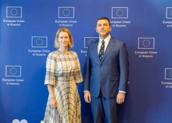 Krasniqi e Abdixhiku e Haradinaj kërkojnë heqjen e masave në takim me Kallas