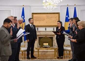 Anëtarët e rinj të KQZ-së japin betimin para presidentes Osmani