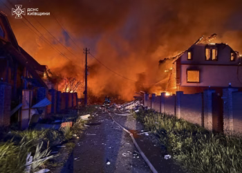 Sulmi rus vret 12 persona në Ukrainë, ndërsa palët vazhdojnë shkëmbimin e të burgosurve