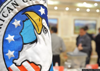 Oda Amerikane: Liberalizimi i tregut të energjisë kërcënon stabilitetin e bizneseve dhe punësimin