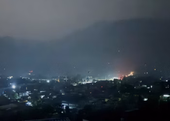 Linjat ajrore ndërkombëtare anulojnë fluturimet për në Indi dhe Pakistan