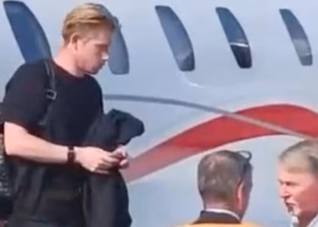 Eshtë dita e De Bruyne: Belgu arrin në Napoli për vizitat mjekësore dhe nënshkrimin