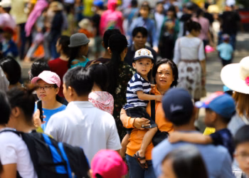 Vietnami heq dorë nga politika e kufizimit prej dy fëmijësh