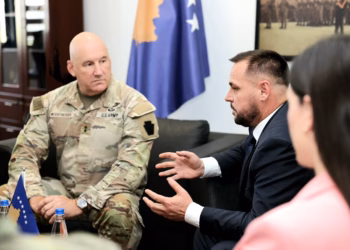 Komandanti amerikan premton vazhdimin e bashkëpunimit në fushën e mbrojtjes me Kosovën