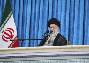 Udhëheqësi suprem i Iranit kritikon propozimin e SHBA-së për bisedime bërthamore