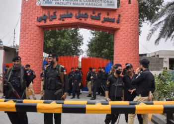 Qindra të arratisur nga një burg në Pakistan pas tërmetit