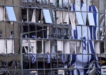 Izraeli mbyll hapësirën ajrore, i udhëzon qytetarët të shkojnë në strehimore