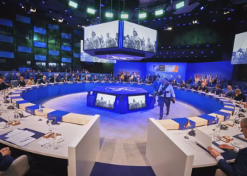 Bien rrjetet celulare në Holandë, ndërsa vendi pret samitin e NATO-s