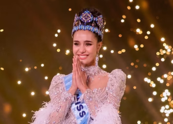 Opal Suchata Chuangsri nga Tajlanda kurorëzohet Miss Bota 2025