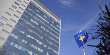 Qeveria e Kosovës shpreh gatishmërinë për pranimin e migrantëve të dëbuar nga SHBA-ja