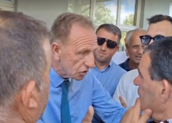 Protesta e punëtorëve të sigurimit në QKUK