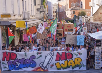 Protestuesit në Venecia kundërshtojnë dasmën luksoze të Jeff Bezos