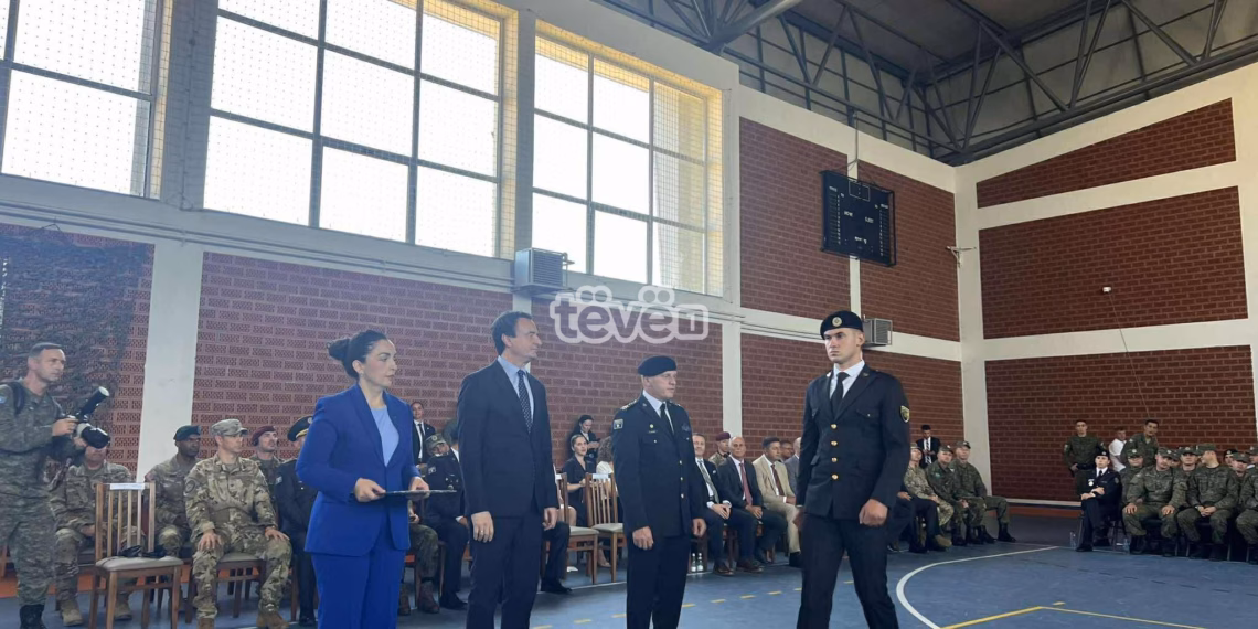 18 kadetë të FSK-së japin betimin pas diplomimit si oficerë