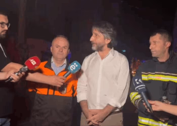 Rama falënderon zjarrfikësit për intervenimin, nuk ka të lënduar nga zjarri në objektin banesor në Prishtinë