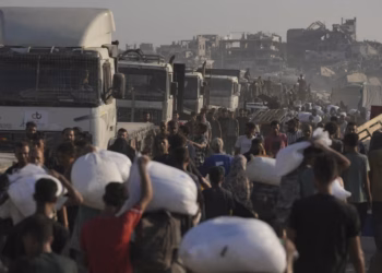 Vetëm 73 kamionë me ndihma hynë në Gaza – Zyra e Medias e cilëson këtë si një “farsë”