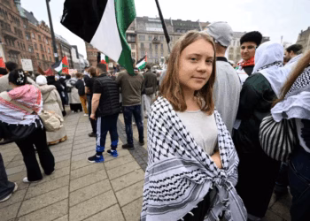 Greta Thunberg pjesë e protestës në mbështetje të Palestinës në Tiranë