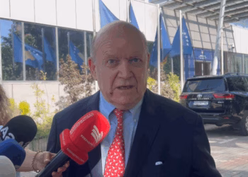 Hyland: Koha që partitë politike të ulën në tavolinë dhe ta formojnë qeverinë