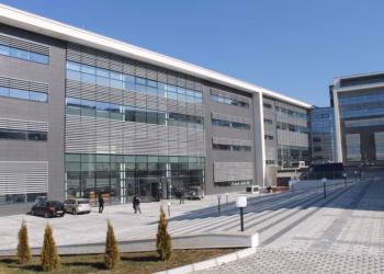 Temperaturat e larta në Pallatin e Drejtësisë, MPB-së i kërkohet të ndërmarrë masa