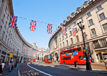 Mbretëria e Bashkuar do të ulë moshën e votimit në 16 vjeç